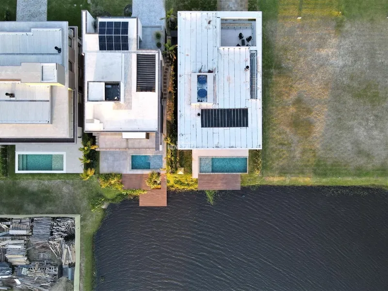 MARAVILHOSA MANSÃO A BEIRA LAGO !!!: 31ª foto da galeria de imagens do imóvel