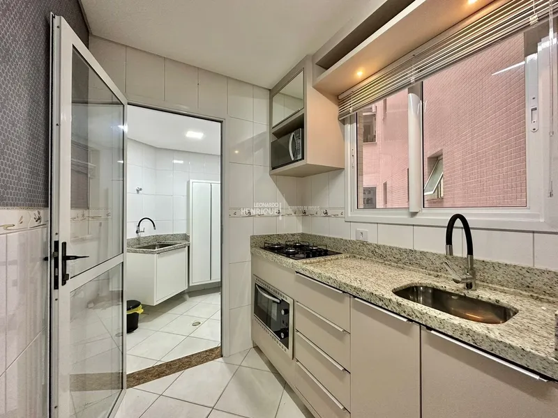 Apartamento 2 dormitórios uma quadra do mar!: 9ª foto da galeria de imagens do imóvel