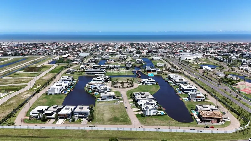 Sobrado  5 Suítes condomínio Sense: 54ª foto da galeria de imagens do imóvel