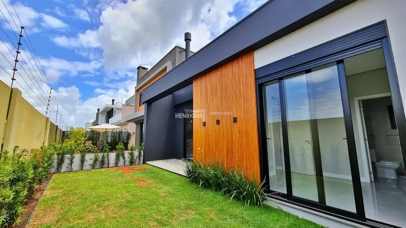 LINDA RESIDÊNCIA COM PROJETO INOVADOR: 3ª foto da galeria de imagens do imóvel