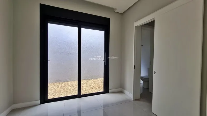 LINDA RESIDÊNCIA COM PROJETO INOVADOR: 12ª foto da galeria de imagens do imóvel