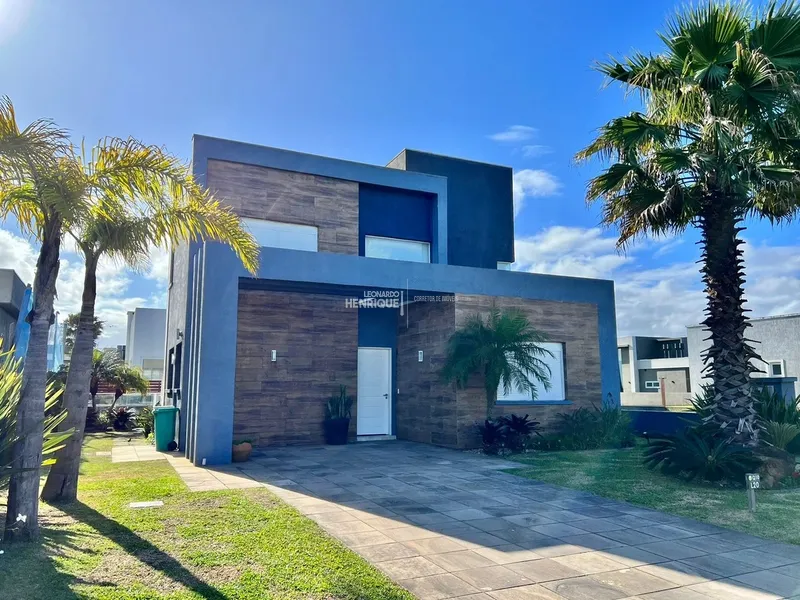 LINDA CASA COM 4 DORMITÓRIOS E INFRAESTRUTURA: 1ª foto da galeria de imagens do imóvel