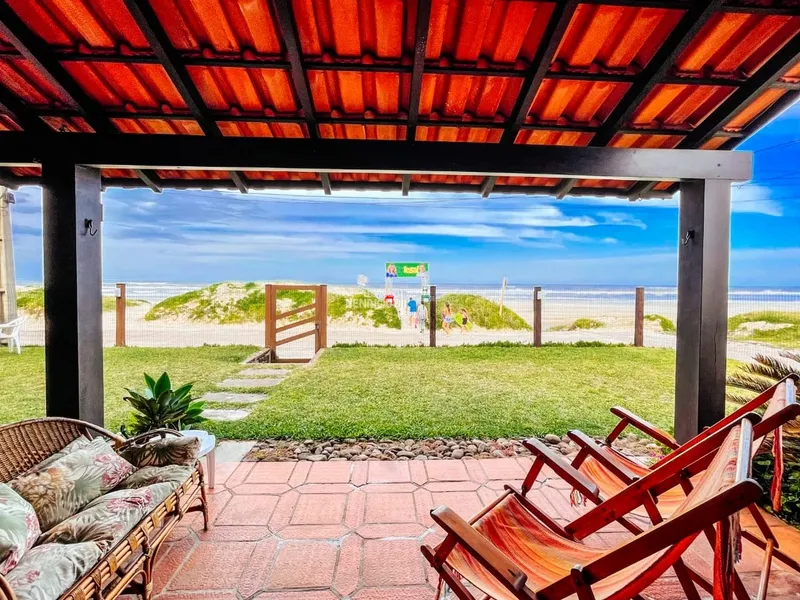 CASA DUPLEX DE FRENTE PARA O MAR COM DOIS DORMITÓRIOS: 6ª foto da galeria de imagens do imóvel