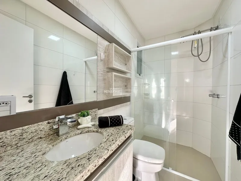 BELÍSSIMO APARTAMENTO COM DOIS DORMITÓRIOS DE FRENTE PARA O MAR: 16ª foto da galeria de imagens do imóvel