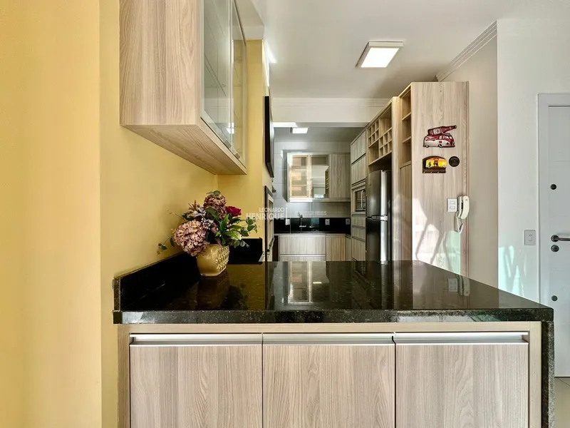 BELÍSSIMO APARTAMENTO COM DOIS DORMITÓRIOS DE FRENTE PARA O MAR: 7ª foto da galeria de imagens do imóvel