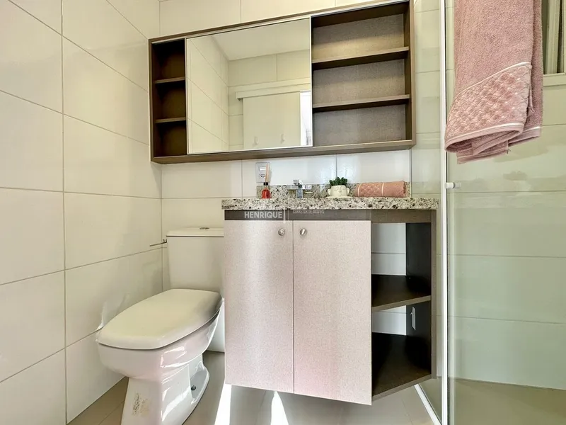 BELÍSSIMO APARTAMENTO COM DOIS DORMITÓRIOS DE FRENTE PARA O MAR: 20ª foto da galeria de imagens do imóvel