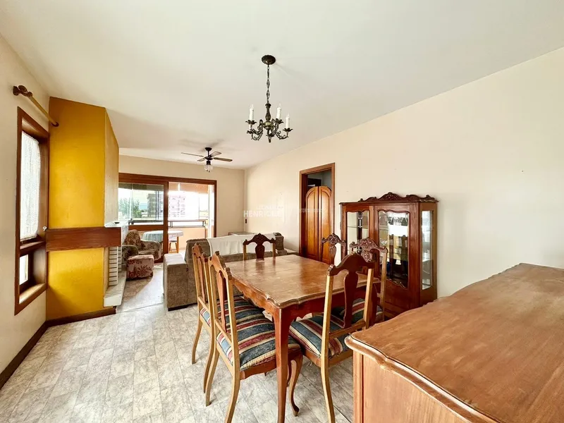 APARTAMENTO AMPLO À VENDA NO CENTRO DA CIDADE: 3ª foto da galeria de imagens do imóvel