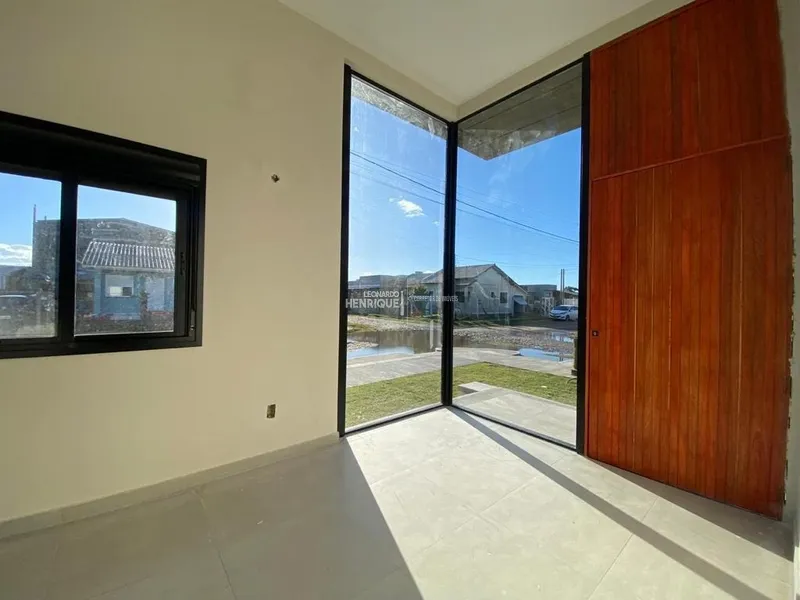 CASA DE ESQUINA COM 2 DORMITÓRIOS: 2ª foto da galeria de imagens do imóvel