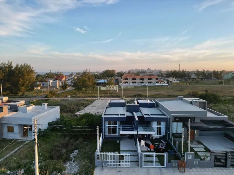 CASA À VENDA A 30 METROS DO MAR: 3ª foto da galeria de imagens do imóvel