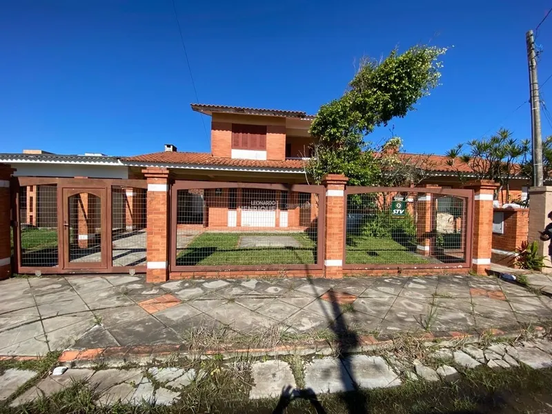 CASA COM PISCINA COM ANEXO NOS FUNDOS: 3ª foto da galeria de imagens do imóvel