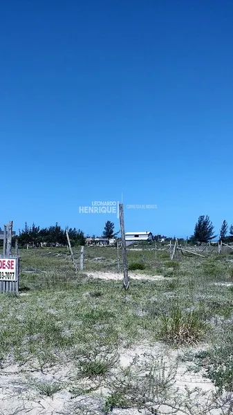 Terreno em Capão da Canoa - 2 quadras do Mar: 1ª foto da galeria de imagens do imóvel