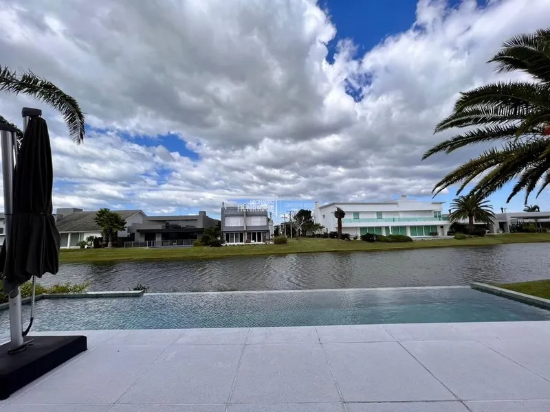 LINDÍSSIMO SOBRADO LUXUOSO COM 4 SUÍTES: 39ª foto da galeria de imagens do imóvel