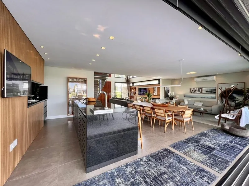 LINDÍSSIMO SOBRADO LUXUOSO COM 4 SUÍTES: 12ª foto da galeria de imagens do imóvel