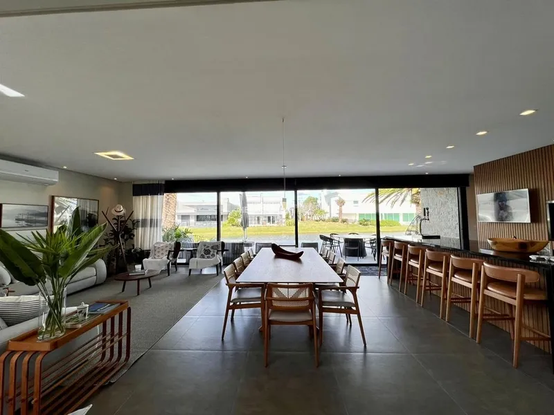 LINDÍSSIMO SOBRADO LUXUOSO COM 4 SUÍTES: 11ª foto da galeria de imagens do imóvel