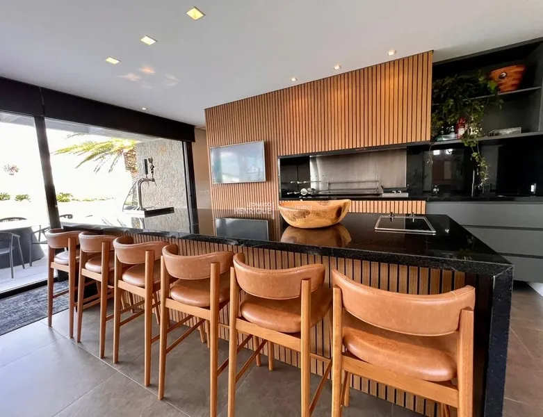 LINDÍSSIMO SOBRADO LUXUOSO COM 4 SUÍTES: 36ª foto da galeria de imagens do imóvel