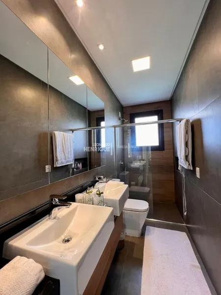 LINDÍSSIMO SOBRADO LUXUOSO COM 4 SUÍTES: 9ª foto da galeria de imagens do imóvel