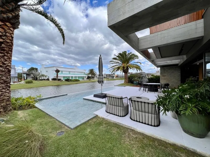 LINDÍSSIMO SOBRADO LUXUOSO COM 4 SUÍTES: 14ª foto da galeria de imagens do imóvel