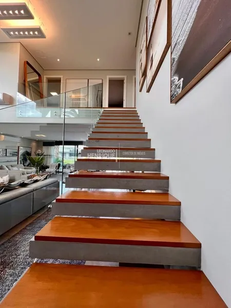 LINDÍSSIMO SOBRADO LUXUOSO COM 4 SUÍTES: 29ª foto da galeria de imagens do imóvel