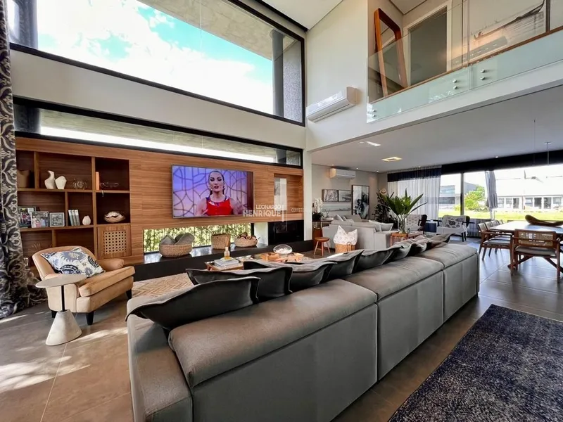 LINDÍSSIMO SOBRADO LUXUOSO COM 4 SUÍTES: 2ª foto da galeria de imagens do imóvel