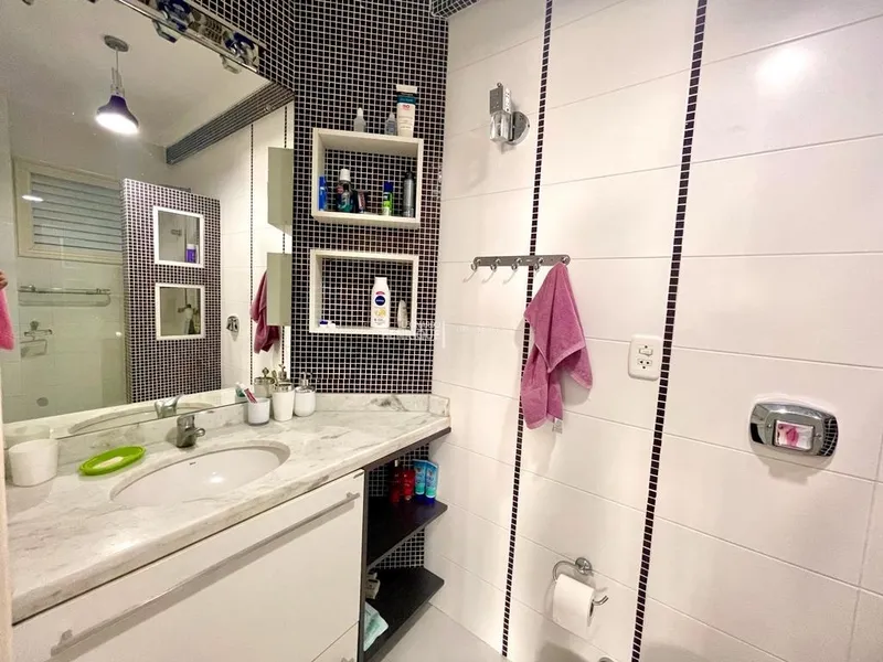 AMPLO APARTAMENTO COM 4 DORMITÓRIOS: 24ª foto da galeria de imagens do imóvel