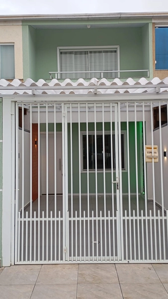 Sobrado para venda no centro de Camboriú: 1ª foto da galeria de imagens do imóvel