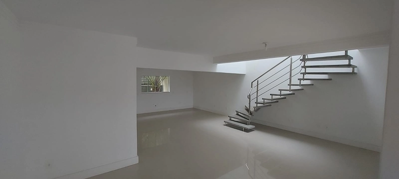 CASA GERMINADA PRAIA DOS AMORES: 4ª foto da galeria de imagens do imóvel