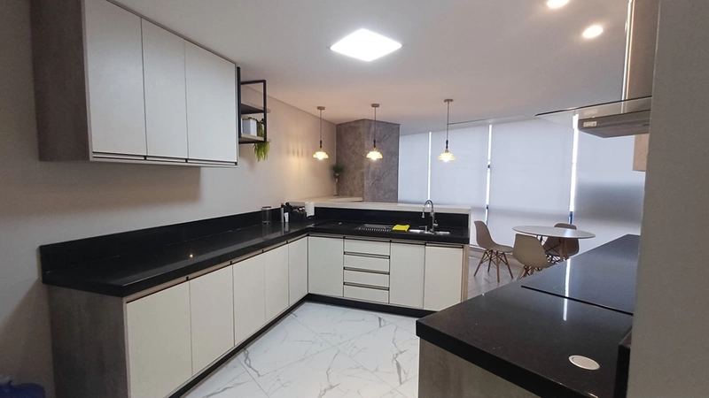 Apartamento com 3  suítes, com 167 m² privativos e 2 vagas de garagem em BC: 8ª foto da galeria de imagens do imóvel