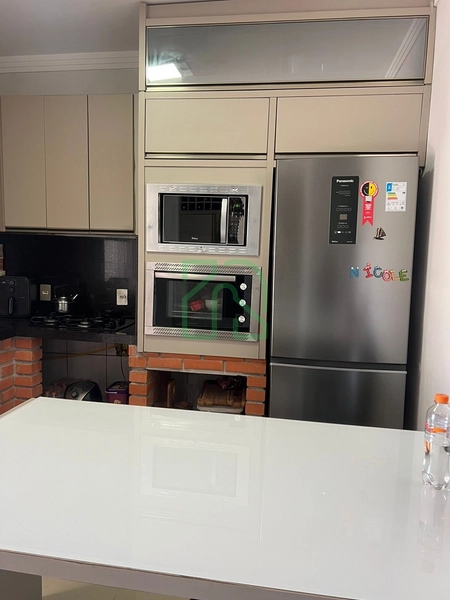 🏡 Sobrado Mobiliado à Venda – Bairro Santa Regina | Rua Luxemburgo: 3ª foto da galeria de imagens do imóvel