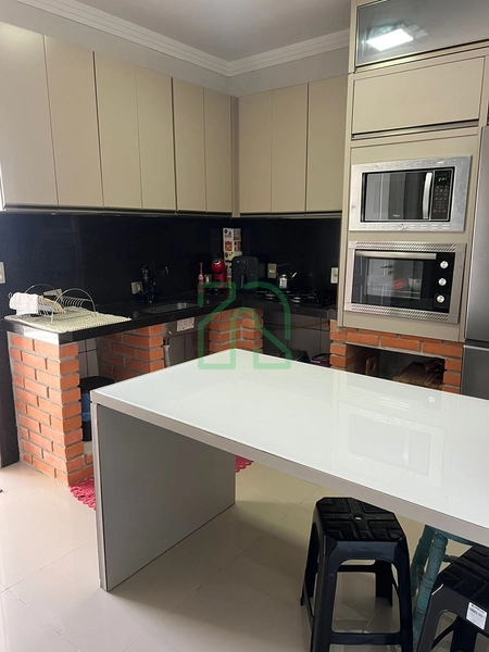 🏡 Sobrado Mobiliado à Venda – Bairro Santa Regina | Rua Luxemburgo: 2ª foto da galeria de imagens do imóvel