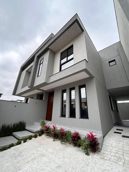 Sobrado de Alto Padrão com 3 Suítes no Bairro Areias – Camboriú: 2ª foto da galeria de imagens do imóvel