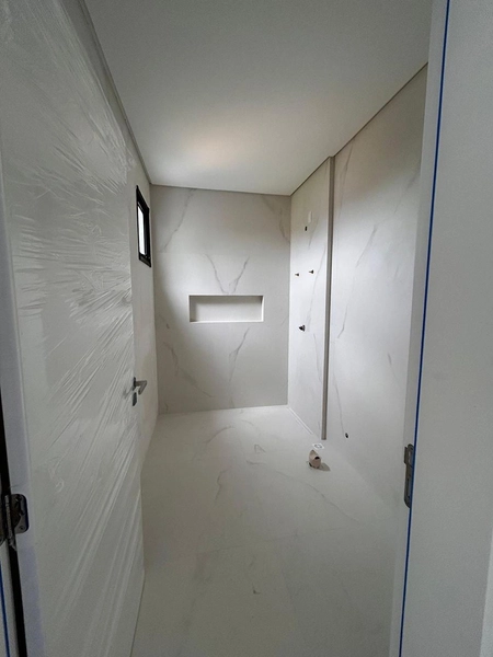 Sobrado de Alto Padrão com 3 Suítes no Bairro Areias – Camboriú: 16ª foto da galeria de imagens do imóvel