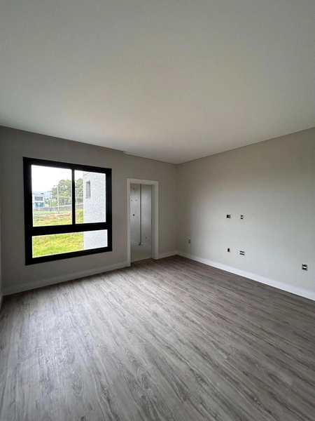 Sobrado de Alto Padrão com 3 Suítes no Bairro Areias – Camboriú: 15ª foto da galeria de imagens do imóvel