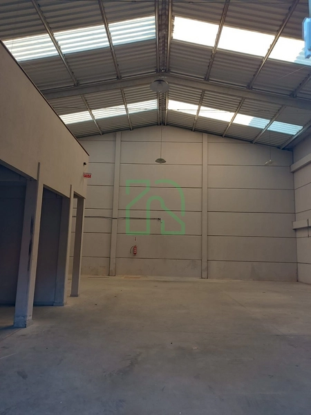 GALPÃO COM MAIS DE 200M² PARA LOCAÇÃO : 3ª foto da galeria de imagens do imóvel