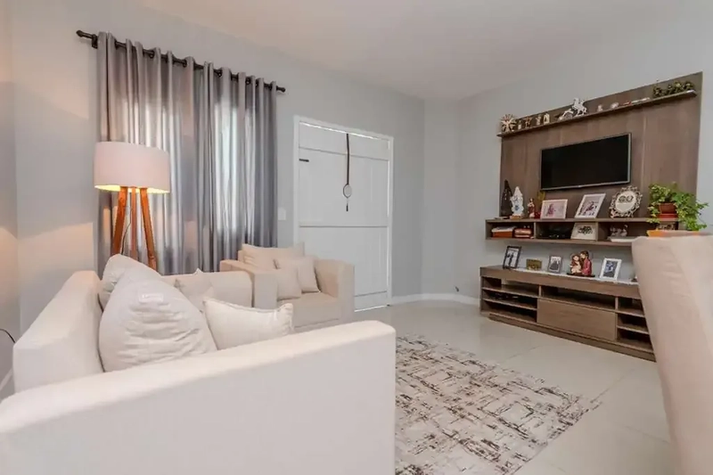 Casa com 3 dormitórios no bairro Santa Regina em Camboriú: 6ª foto da galeria de imagens do imóvel