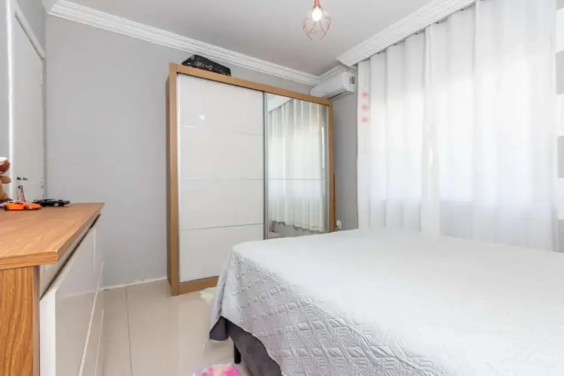 Casa com 3 dormitórios no bairro Santa Regina em Camboriú: 13ª foto da galeria de imagens do imóvel