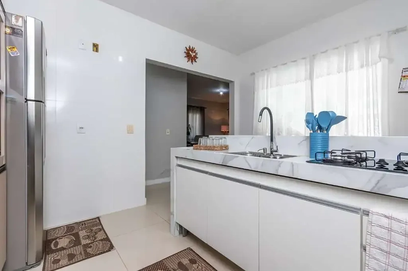 Casa com 3 dormitórios no bairro Santa Regina em Camboriú: 10ª foto da galeria de imagens do imóvel