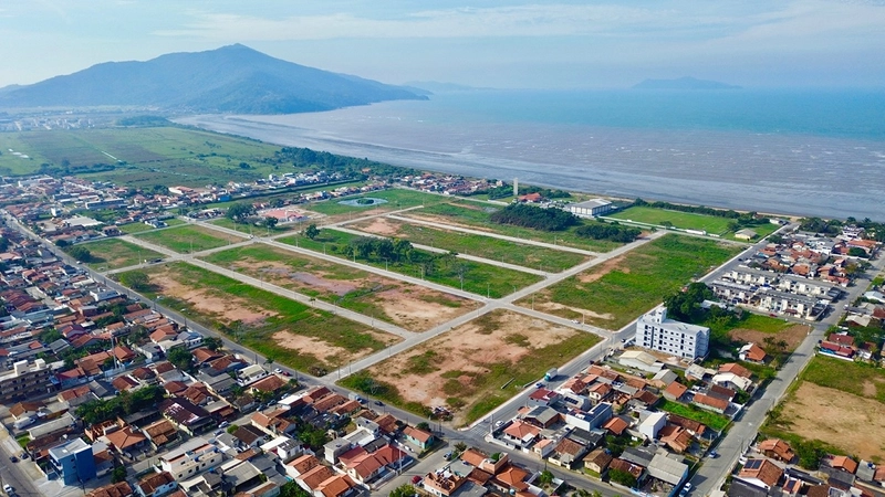 Terreno a 150m da praia em Tijucas: 1ª foto da galeria de imagens do imóvel