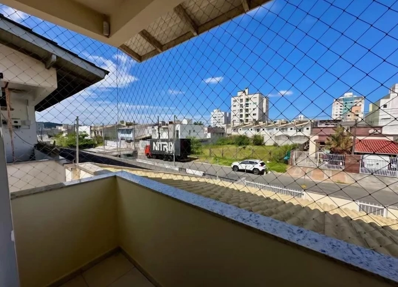 Sobrado Amplo e Elegante Próximo ao Centro de Camboriú: 14ª foto da galeria de imagens do imóvel