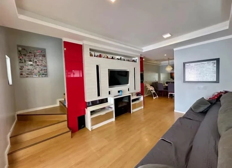 Sobrado Amplo e Elegante Próximo ao Centro de Camboriú: 5ª foto da galeria de imagens do imóvel