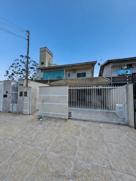 Sobrado Amplo e Elegante Próximo ao Centro de Camboriú: 22ª foto da galeria de imagens do imóvel