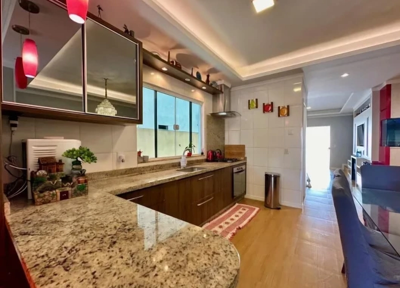 Sobrado Amplo e Elegante Próximo ao Centro de Camboriú: 9ª foto da galeria de imagens do imóvel