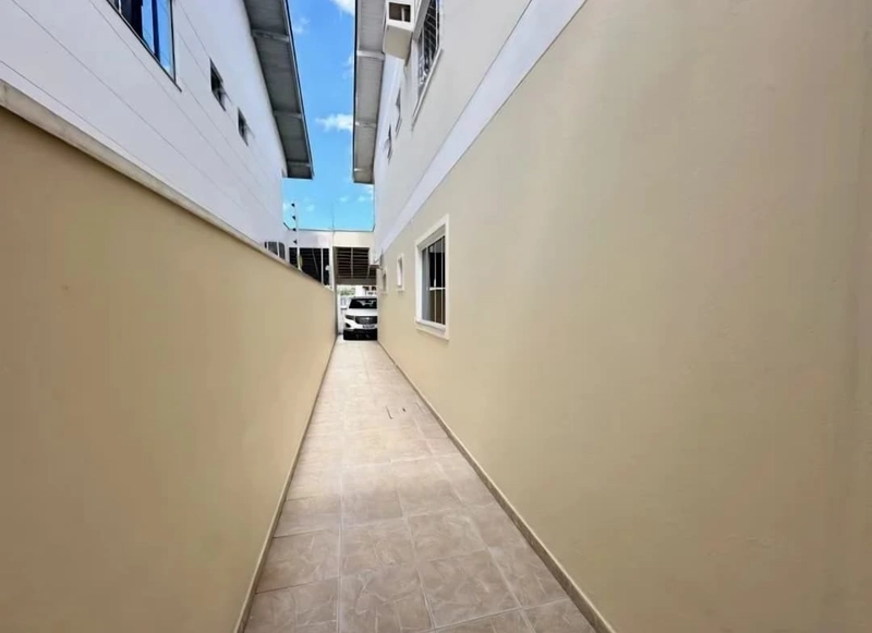 Sobrado Amplo e Elegante Próximo ao Centro de Camboriú: 4ª foto da galeria de imagens do imóvel