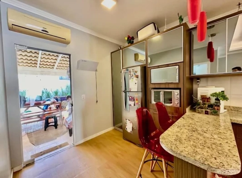 Sobrado Amplo e Elegante Próximo ao Centro de Camboriú: 11ª foto da galeria de imagens do imóvel