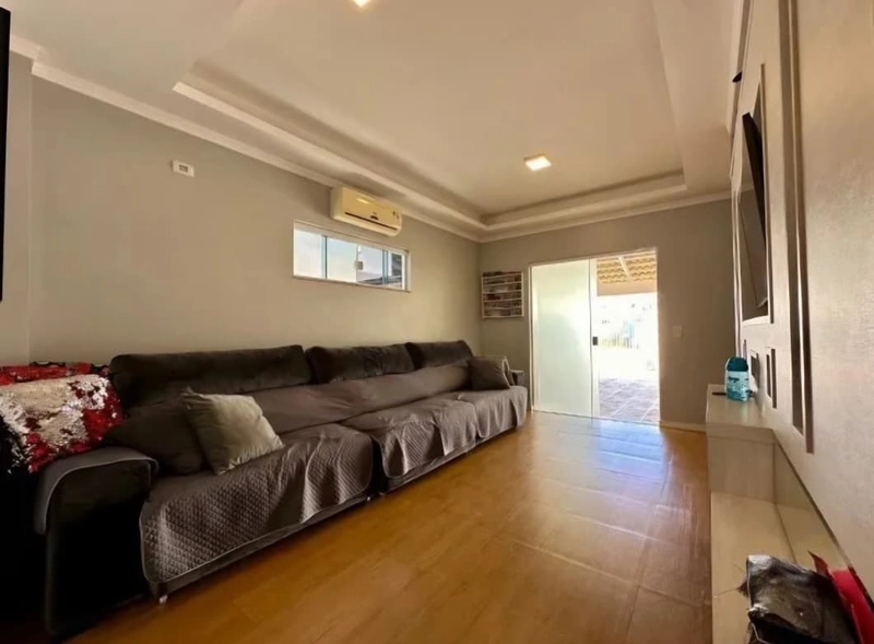 Sobrado Amplo e Elegante Próximo ao Centro de Camboriú: 3ª foto da galeria de imagens do imóvel