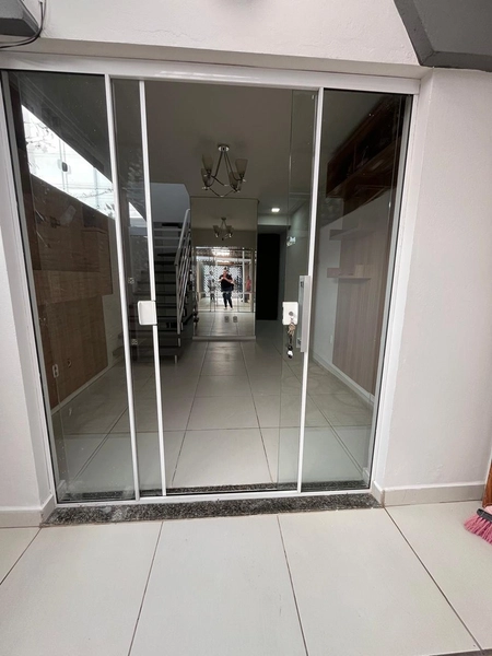 Sobrado para locação anual em Camboriú: 5ª foto da galeria de imagens do imóvel