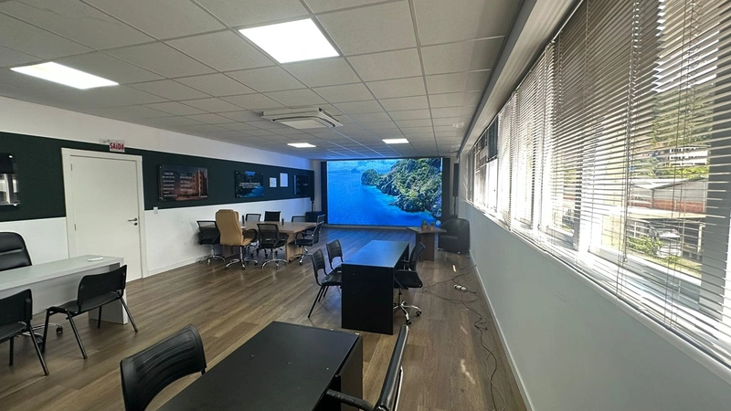 SALAS COMERCIAIS TOTALMENTE EQUIPADAS PARA LOCAÇÃO : 1ª foto da galeria de imagens do imóvel