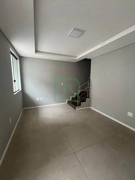 TRIPLEX COM JACUZZI SEMI-MOBILIADA EM CONDOMINIO FECHZADO PARA LOCAÇÃO: 19ª foto da galeria de imagens do imóvel