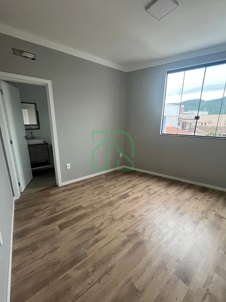 TRIPLEX COM JACUZZI SEMI-MOBILIADA EM CONDOMINIO FECHZADO PARA LOCAÇÃO: 13ª foto da galeria de imagens do imóvel