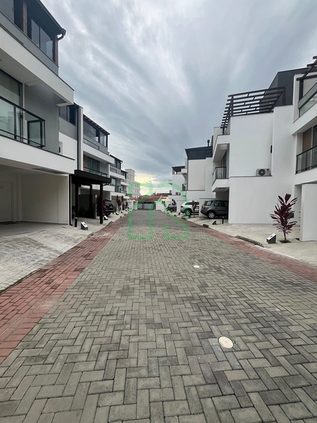 TRIPLEX COM JACUZZI SEMI-MOBILIADA EM CONDOMINIO FECHZADO PARA LOCAÇÃO: 2ª foto da galeria de imagens do imóvel