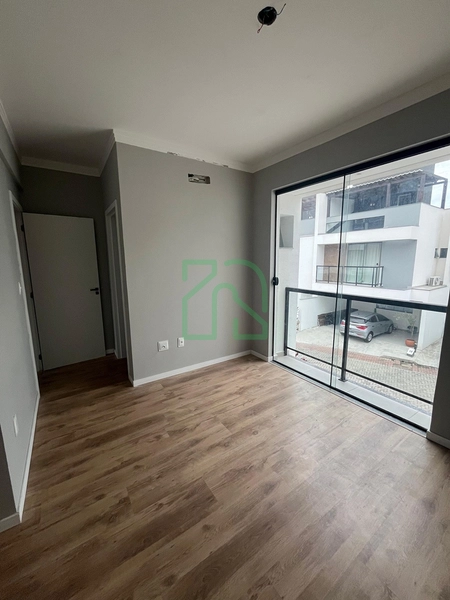 TRIPLEX COM JACUZZI SEMI-MOBILIADA EM CONDOMINIO FECHZADO PARA LOCAÇÃO: 10ª foto da galeria de imagens do imóvel